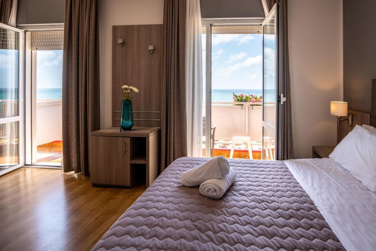Hotel Loreley Лідо-ді-Єзоло Екстер'єр фото