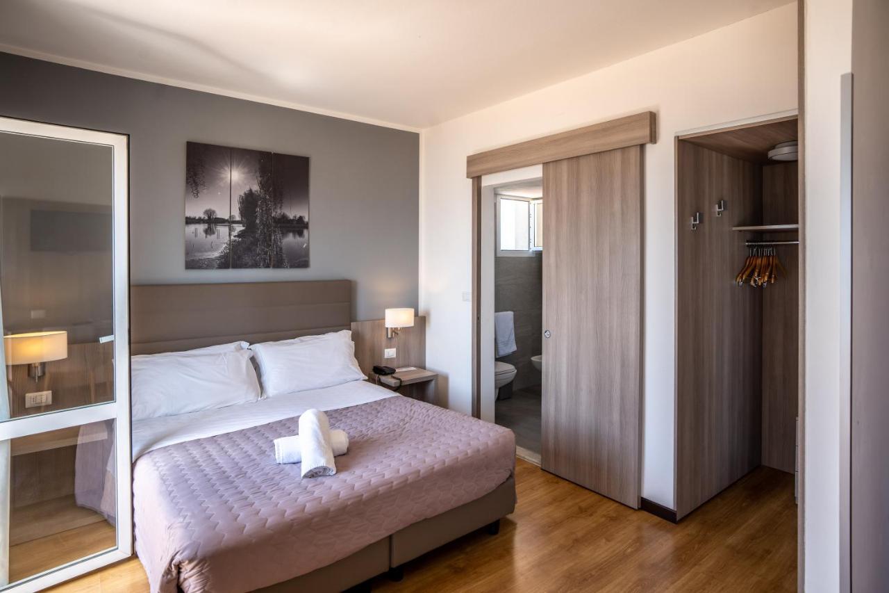 Hotel Loreley Лідо-ді-Єзоло Екстер'єр фото