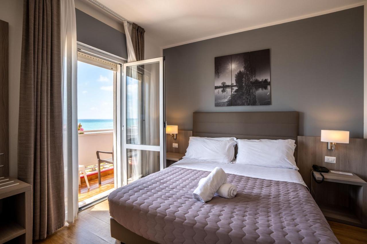 Hotel Loreley Лідо-ді-Єзоло Екстер'єр фото