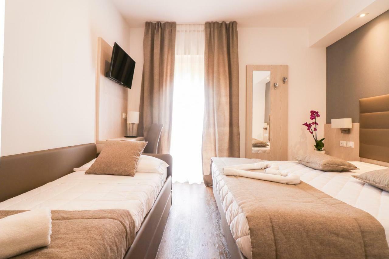 Hotel Loreley Лідо-ді-Єзоло Екстер'єр фото