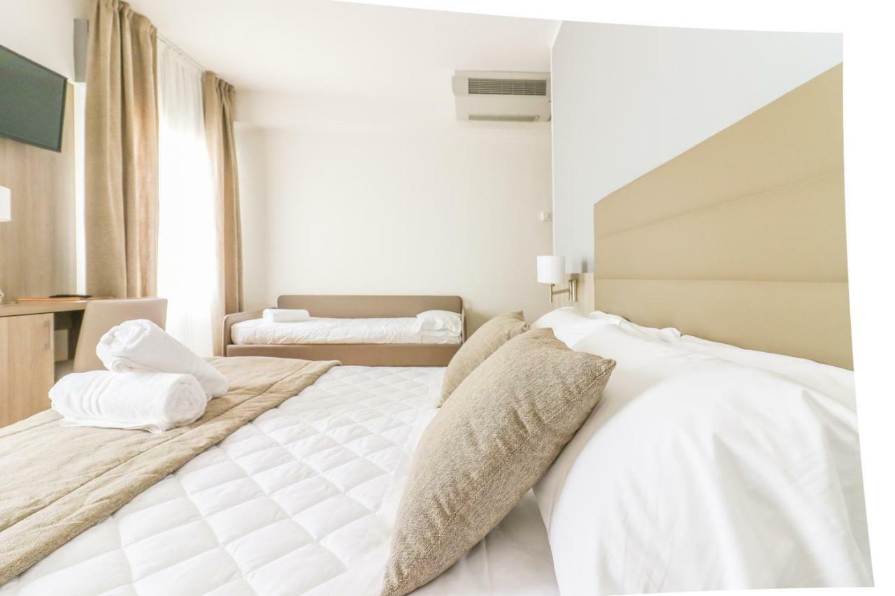 Hotel Loreley Лідо-ді-Єзоло Екстер'єр фото