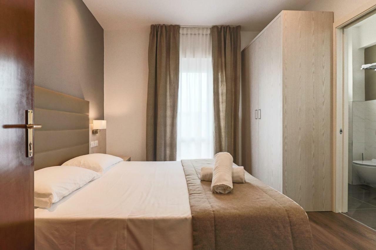 Hotel Loreley Лідо-ді-Єзоло Екстер'єр фото
